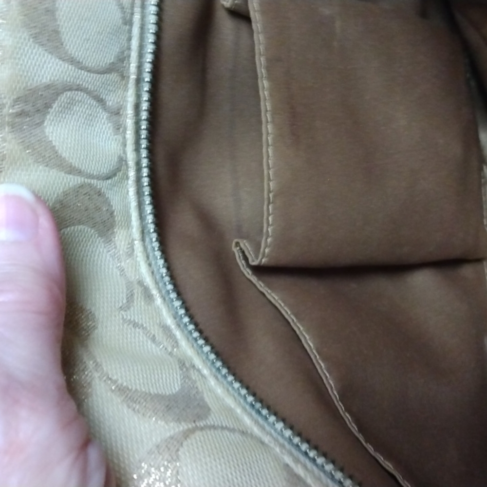 Coach Handbag - Picture 3 of 7